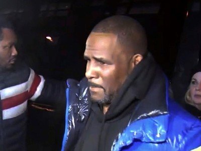 אר. קלי נעצר: הורשע ב-13 עבירות פדרליות