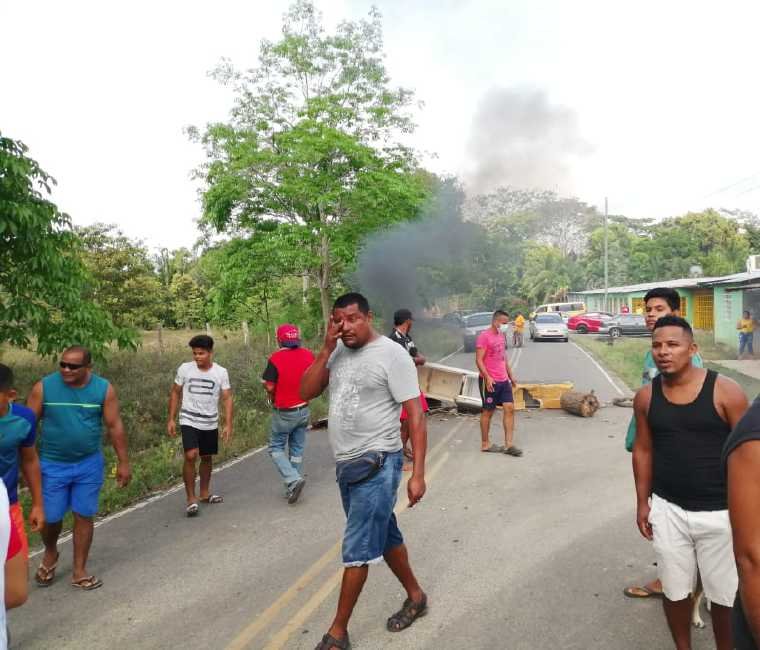 Protests against confinement multiply