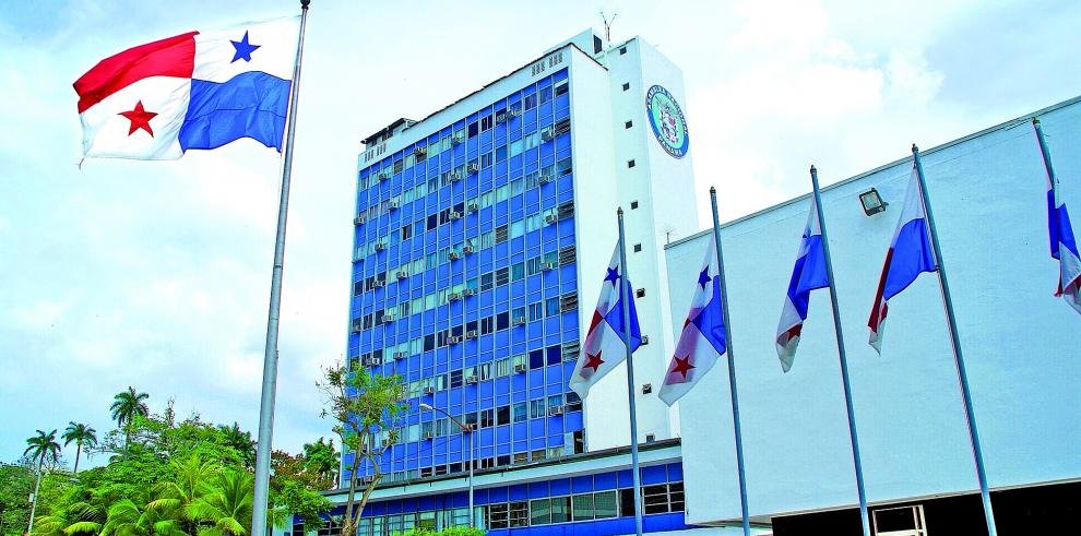 Assembly suspends three officials after questioning purchase of masks