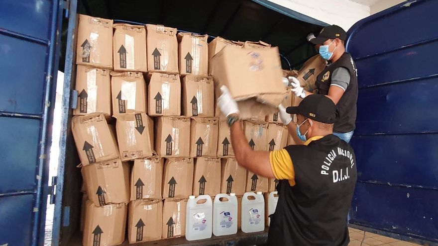Los cinco sujetos vinculados a esta organización criminal fueron capturados en el corregimiento de Betania en momentos en que se llevaba a cabo la transacción de unos 1,950 galones de gel alcoholado