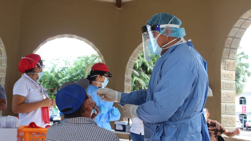 El barrido de hisopados se sigue realizando a nivel nacional por las autoridades de salud