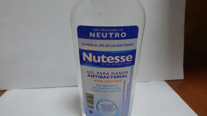 El gel alcoholado Nutesse  puede provocar náusea, vómitos, dolor de cabeza, visión borrosa, ceguera, convulsiones