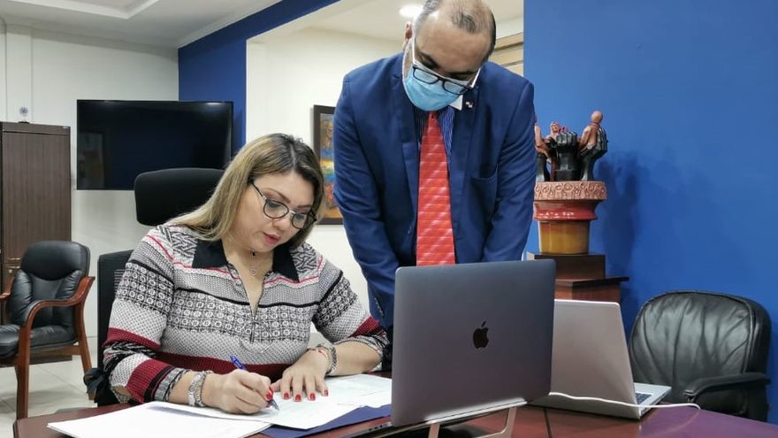 La ministra de Trabajo y Desarrollo Laboral, Doris Zapata