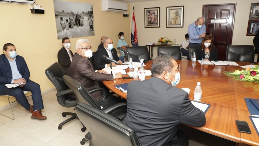 Labor Commission pass draft law of $300 per month social income for Panamanian families