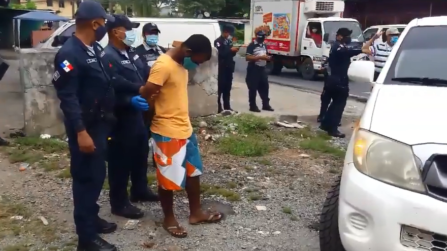 Retienen a un hombre tras resistirse a realizarse la prueba de COVID-19 en Panamá Viejo