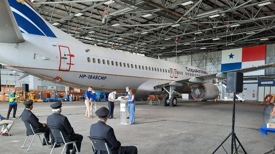 La primera de 14 aeronaves Embraer 190 vendidas, partió hoy del Aeropuerto Internacional de Tocumen