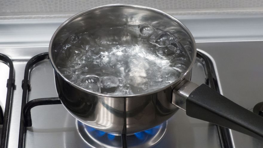 Le produjo quemaduras de primer y segundo grado a su expareja tras arrojarle agua hirviendo