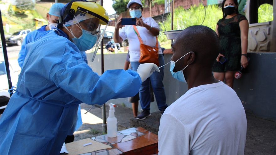 Hay un total de 94,39 pacientes recuperados clínicamente