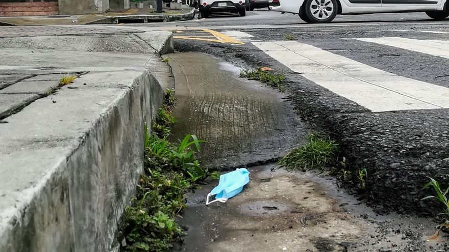 La AAUD pide a la ciudadanía mayor concientización ante aumento de casos por Covid-19 y mascarillas en las calles