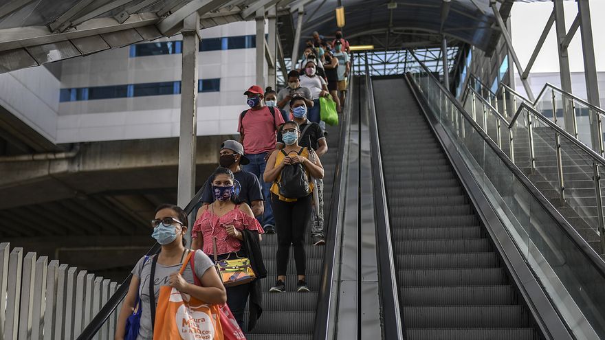 Usuarios del Metro de Panamá