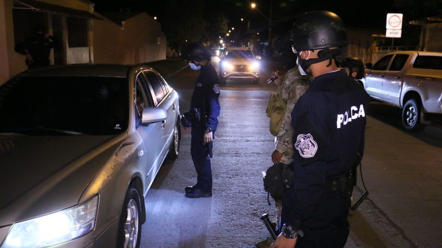 Funcionarios de la Alcaldía de Panamá, la Junta Comunal de Don Bosco y unidades de la Policía Nacional (PN) efectuaron operativos para verificar el cumplimiento del toque de queda y ley seca en este sector