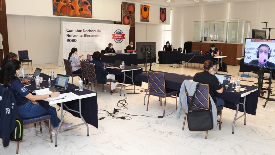 La sesión fue presidida por Osman Valdés, presidente encargado de la CNRE