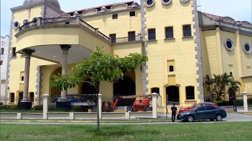 El Centro de atención de pacientes leves o moderados de COVID-19 ubicado en el antiguo centro Figali, en Amador, cuenta con 160 camas