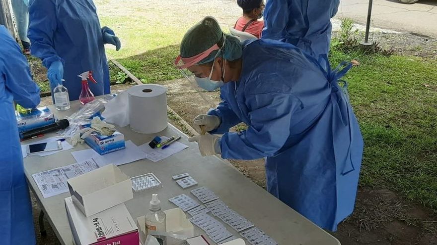 Realizan pruebas para detectar la COVID-19