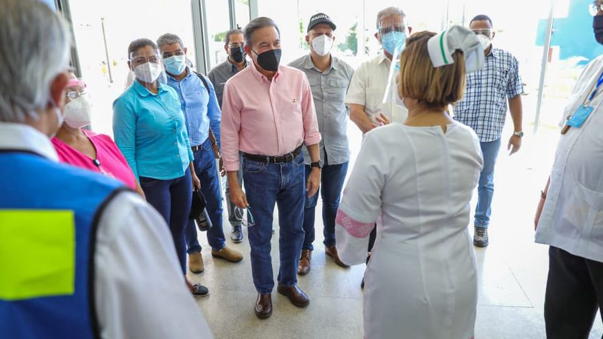 Cortizo asegura que se aplicará la vacuna contra COVID-19 a todo el personal de salud que está en la primera línea