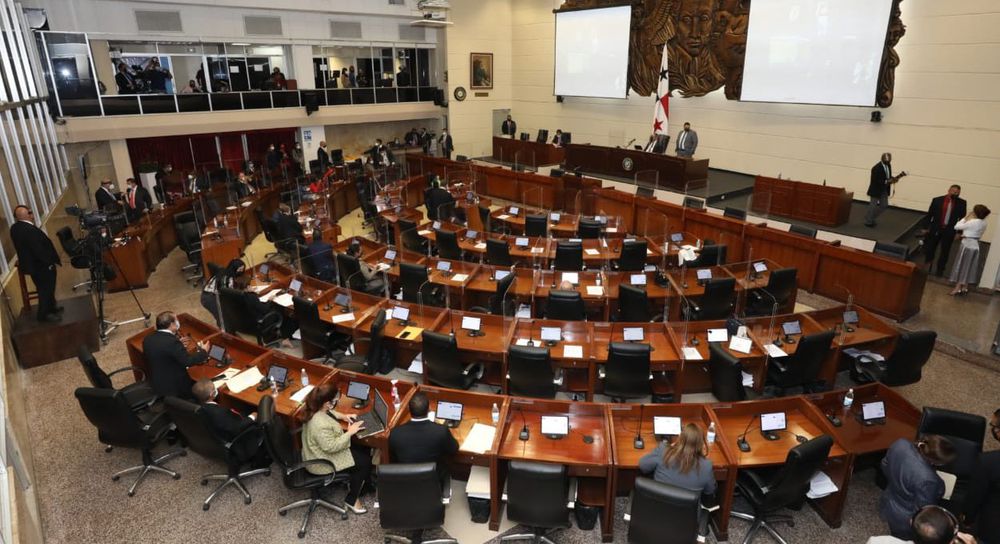 Diputados abogan para que ASEP reconsidere resolución que da luz verde al corte de energía