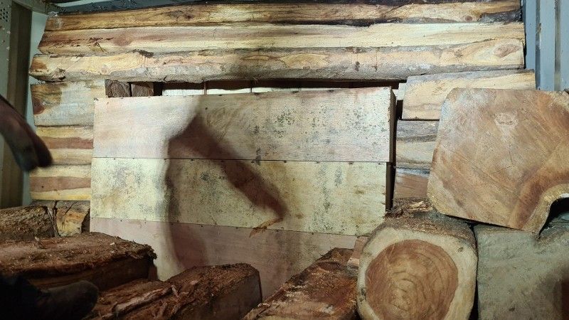 Un hombre de 28 años fue detenido este miércoles al aparecer como destinatario de los contenedores donde iba la droga interceptada en ambas ciudades.