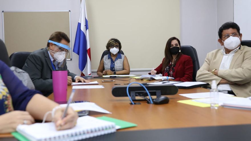 Berrío partició en un encuentro virtual con autoridades de los ministerios de salud de la región convocado por la Organización Panamericana de la Salud (OPS)