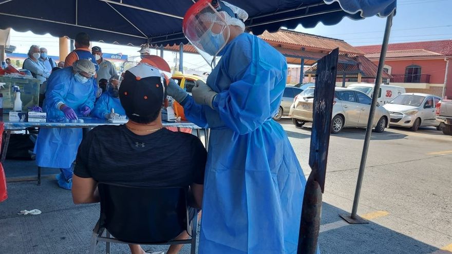 El Minsa continúa efectuando los hisopados en los diferentes sectores del país