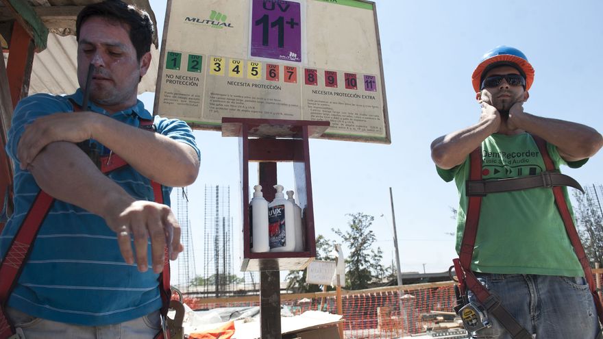 Se recomienda a la población protegerse ante los efectos del sol