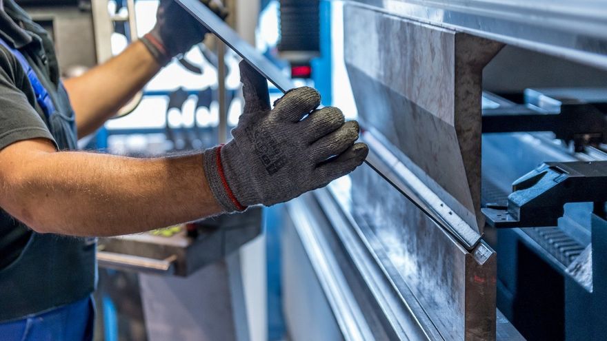 El impacto negativo en Panamá se reflejó en la disminución sustancial en actividades de las industrias manufactureras (-22.2%), construcción (-51.9%), entre otros.