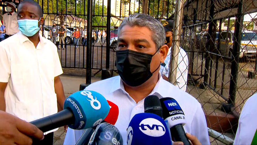 El ministro de Salud, Luis Francisco Sucre