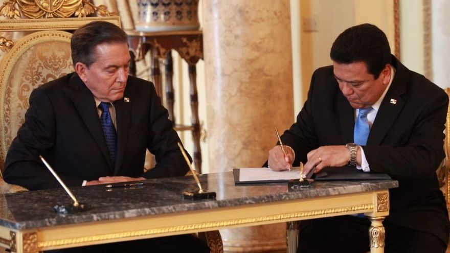 Foto de archivo del día de la toma de posesión de Eduardo Ulloa como procurador general de la Nación.