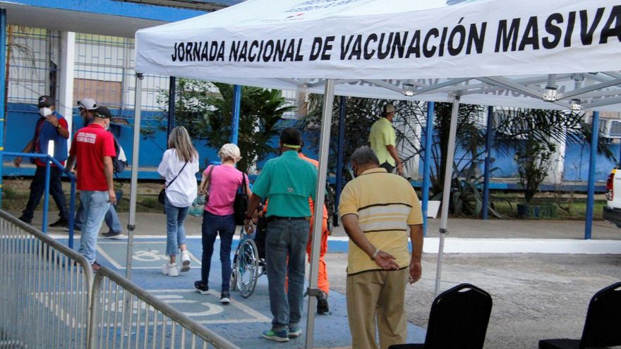 Jornada de vacunación contra el COVID-19 en el circuito 8-8