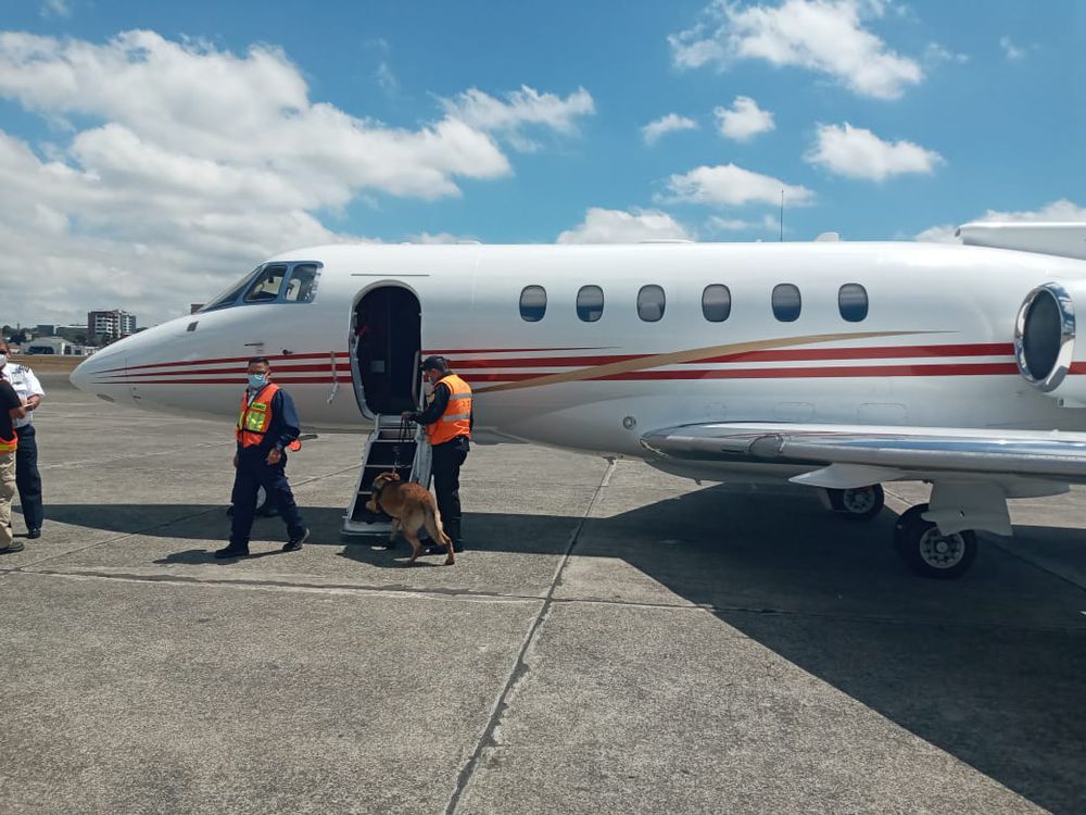 El avión secuestrado de Martinelli afronta otro problema: no cumple requisitos de navegación