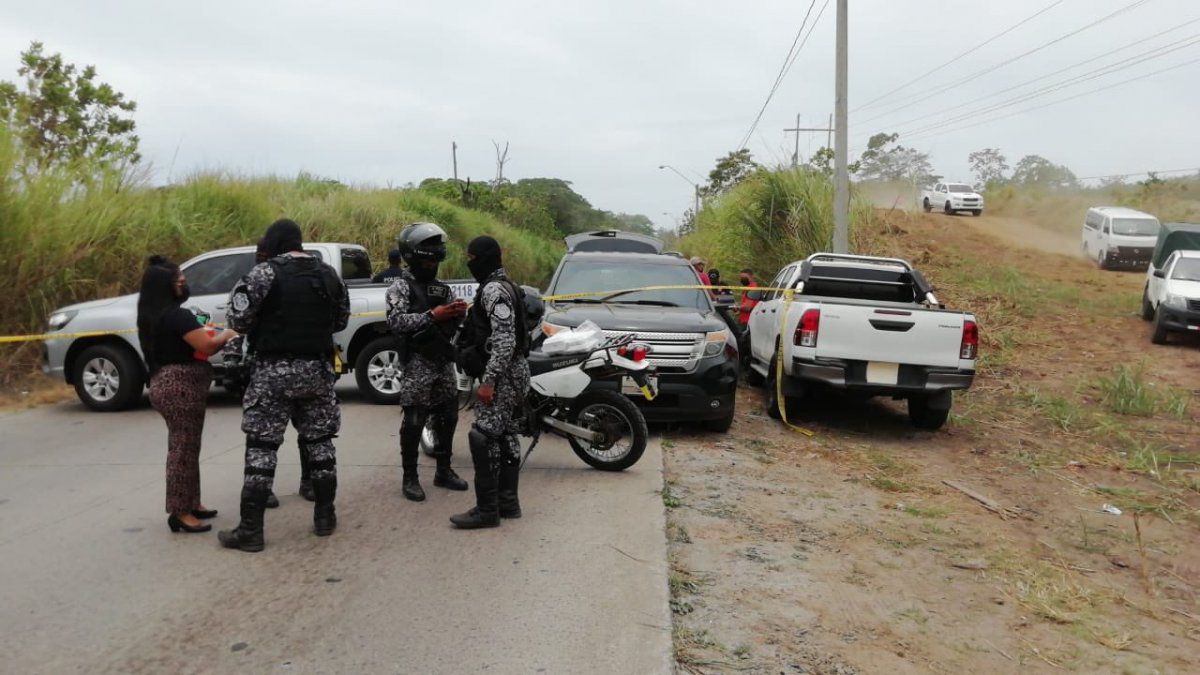 Driver who tried to evade checkpoint dies after chase