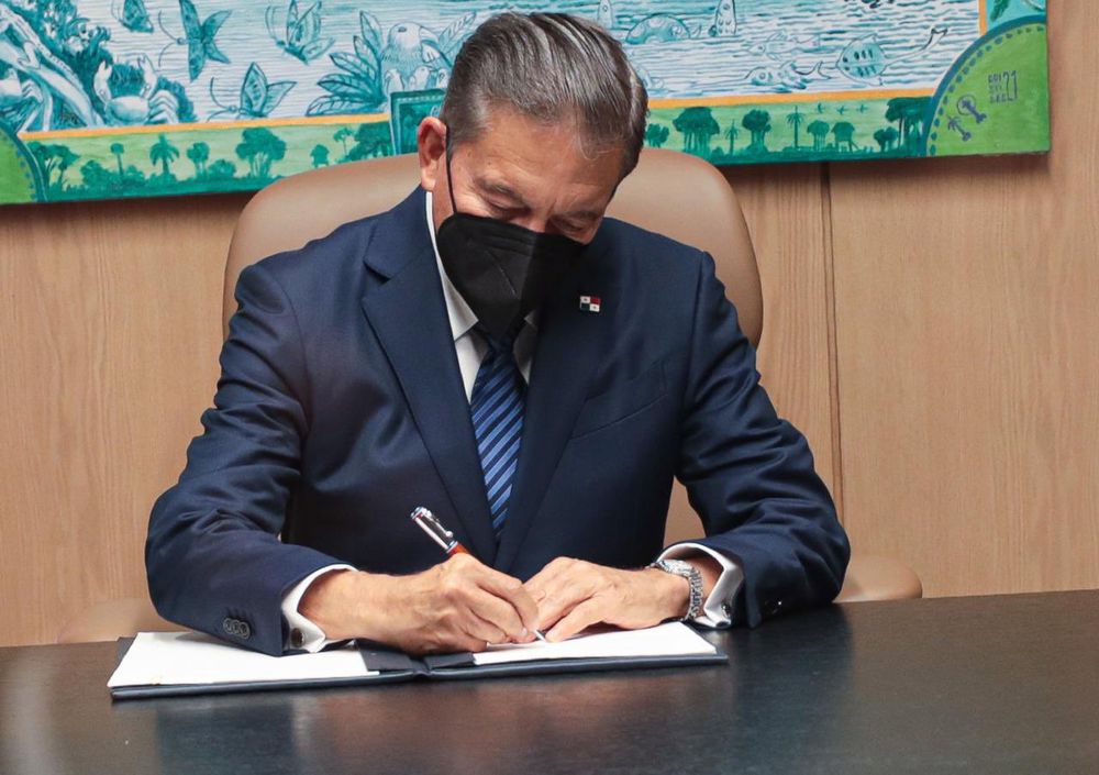 Cortizo sanciona la ley que extiende la amnistía tributaria general