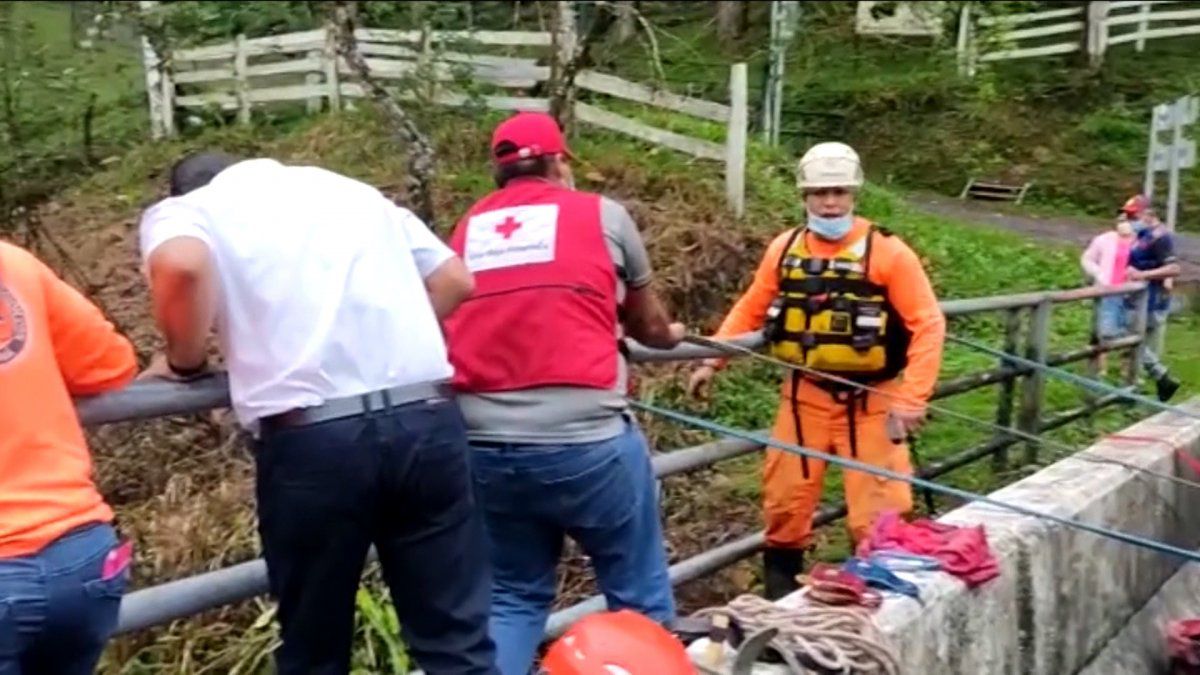 Tourists rescued after flooding of a river in Chiriquí