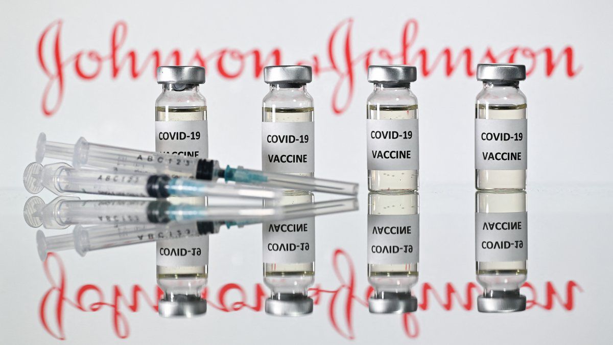 U.S. CDC ask to stop vaccinating with Johnson & Johnson after registering cases of blood clots