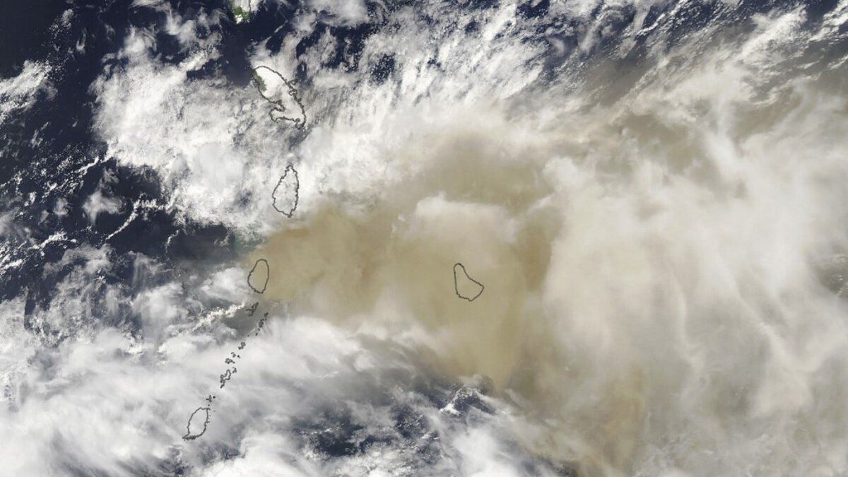 Etesa indicates when the ash from the La Soufriere volcano will reach Panama
