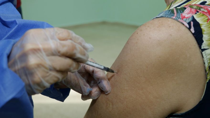 Se le aplicará la segunda dosis de vacuna a los mayores de 60 años y personas con discapacidad que residan en la zona