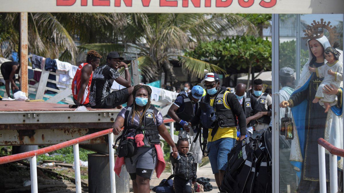 Panama temporarily closes its borders with Colombia