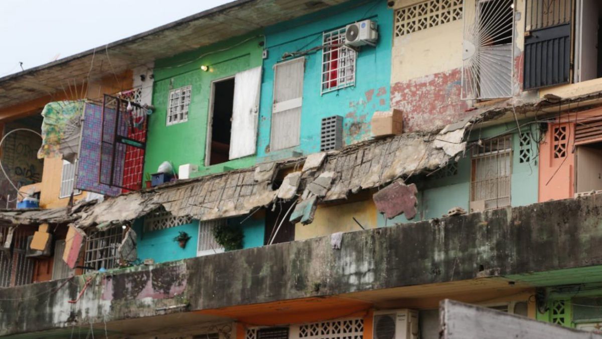 The rescue of an 8-year-old girl after the collapse of the balcony in San Miguel