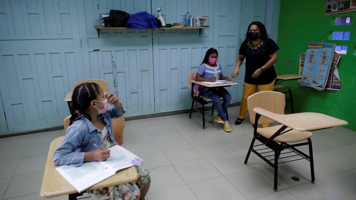 Blended classes begin in 78 educational centers in Panama