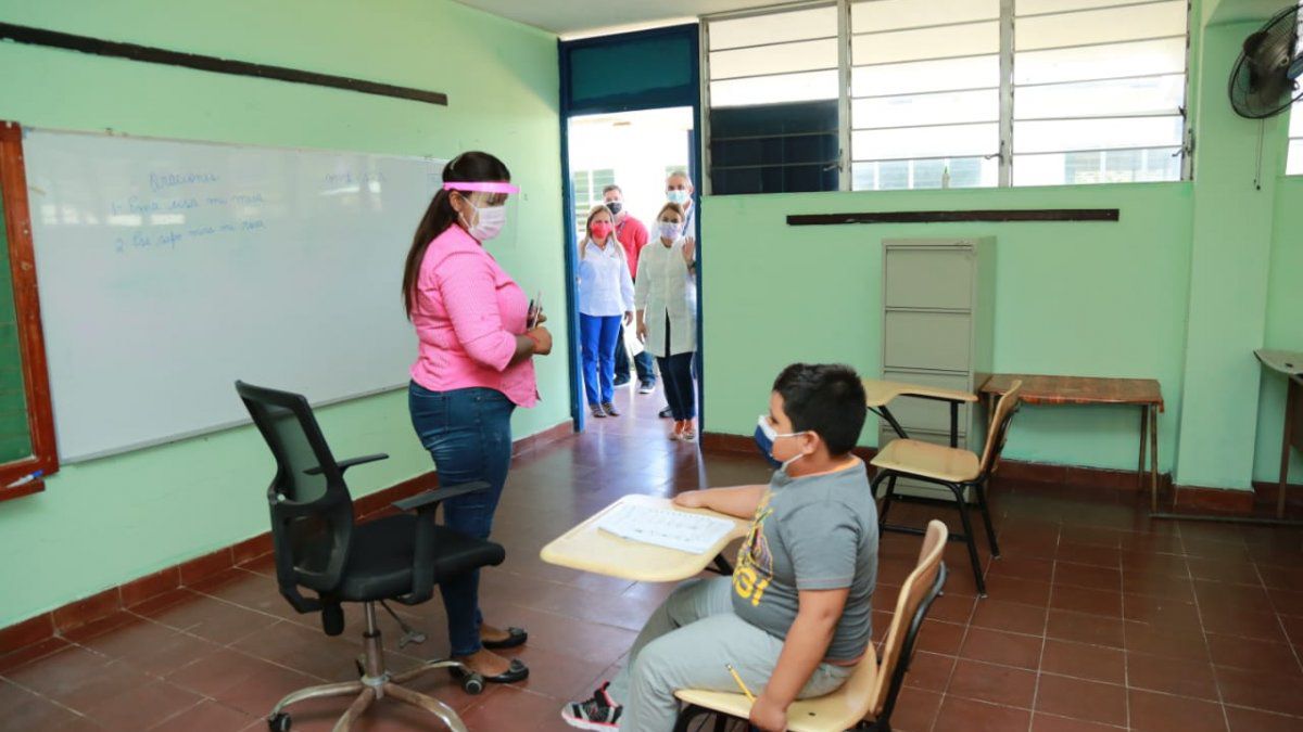 Meduca publishes list of 100 schools that will start blended classes