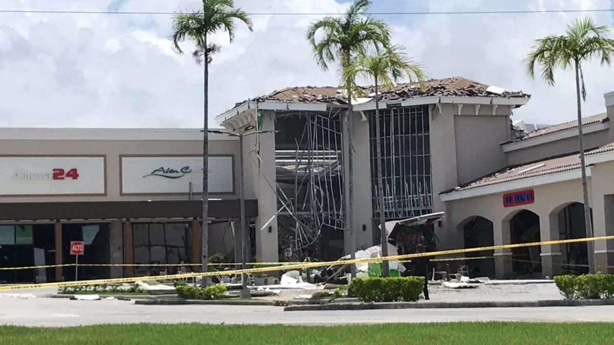 Explosion in Terrazas de Coronado leaves several businesses affected