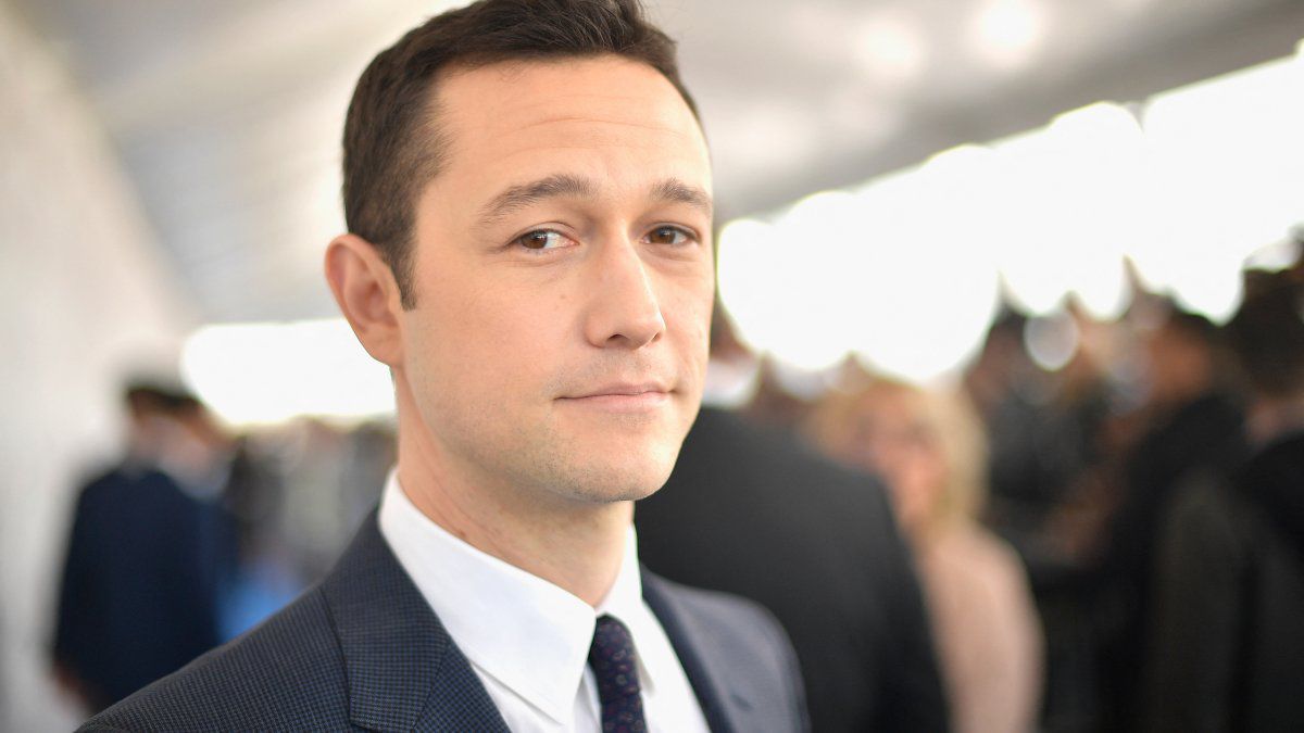 Joseph Gordon-Levitt is looking for the best photos of Panama