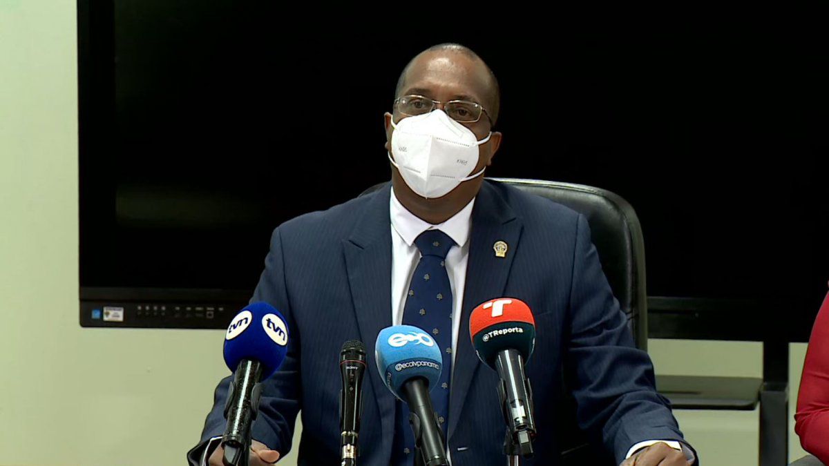 At least 2 clandestine vaccination sessions were carried out on more than 30 people