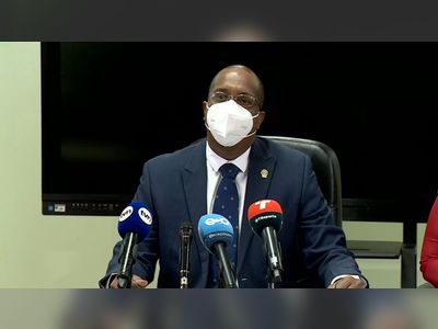 At least 2 clandestine vaccination sessions were carried out on more than 30 people