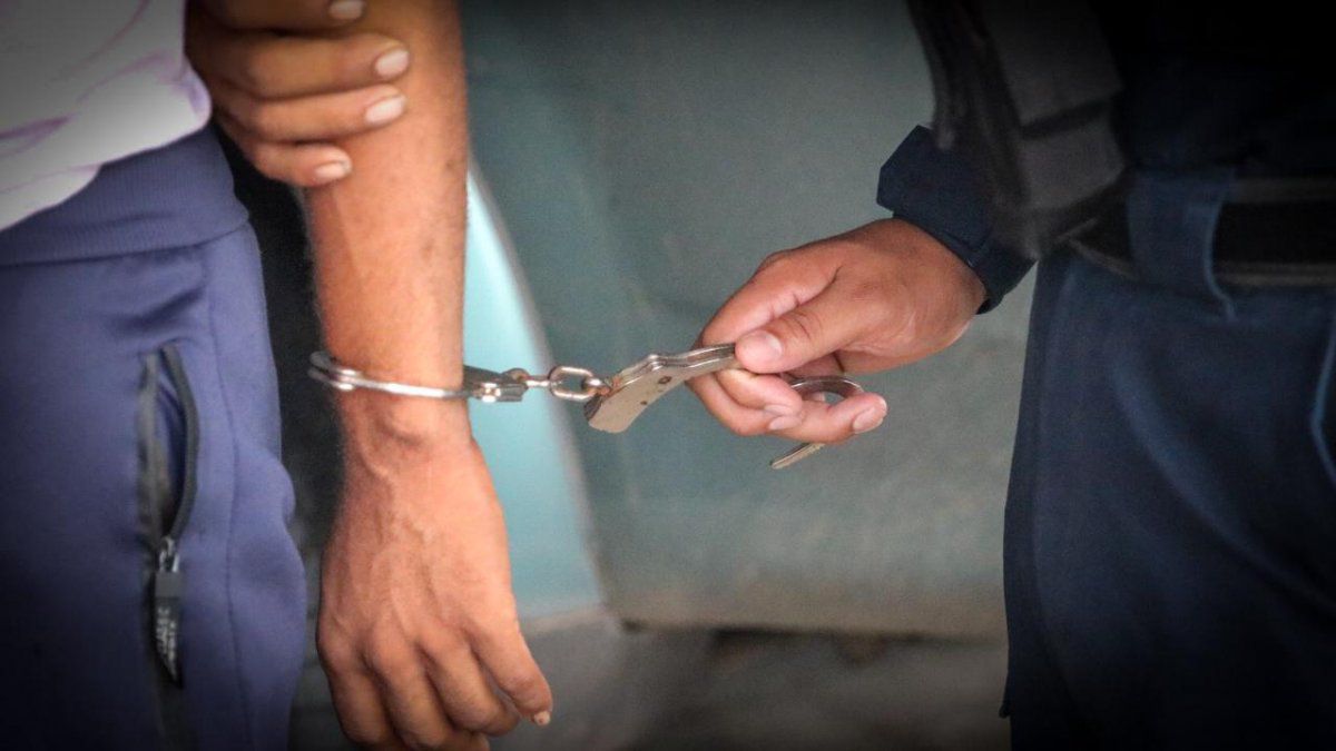 Provisional detention for 11 dock workers apprehended in Operation Master