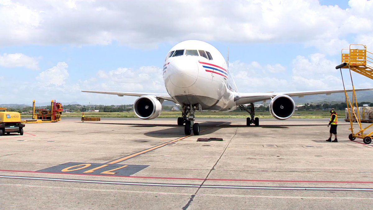 The largest batch of Pfizer's vaccine, consisting of 363,870 doses, arrives in Panama