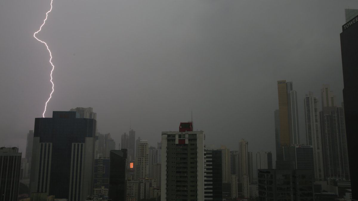 Heavy rain until Monday due to the passage of Tropical Wave # 19