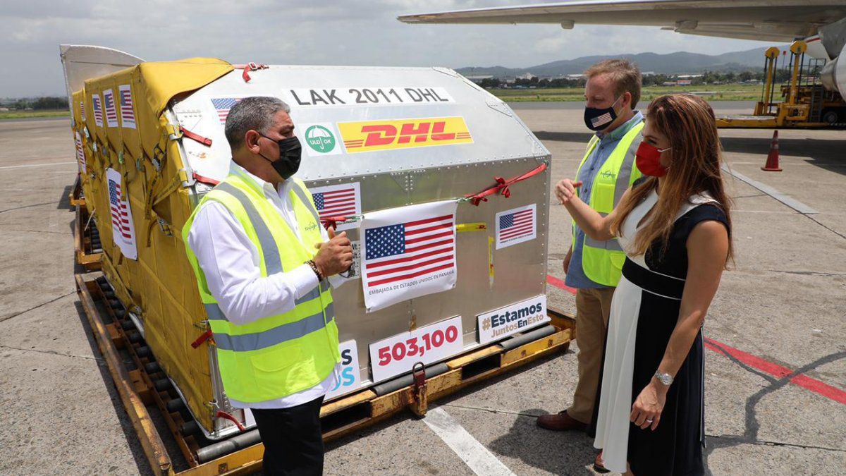 Panama receives half a million Pfizer vaccines donated by the United States