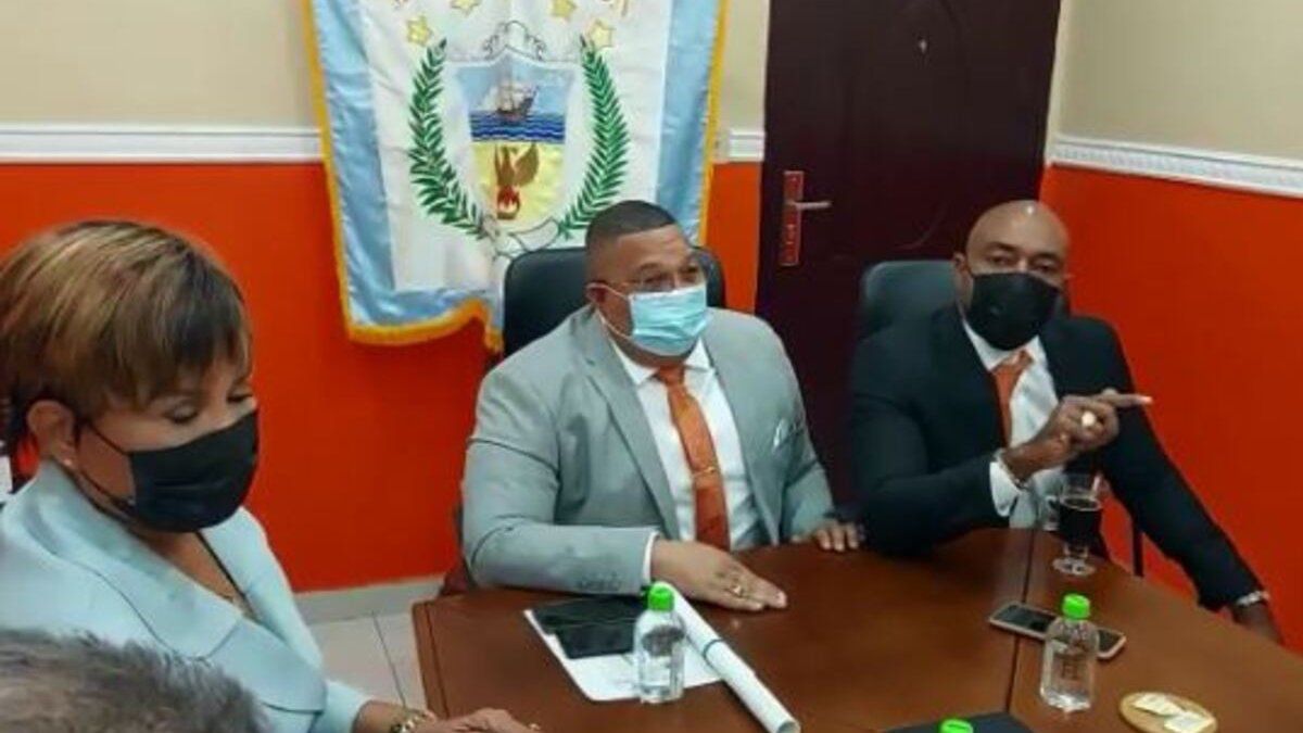 Colón authorities will continue the process of demolition of large houses in the City Center