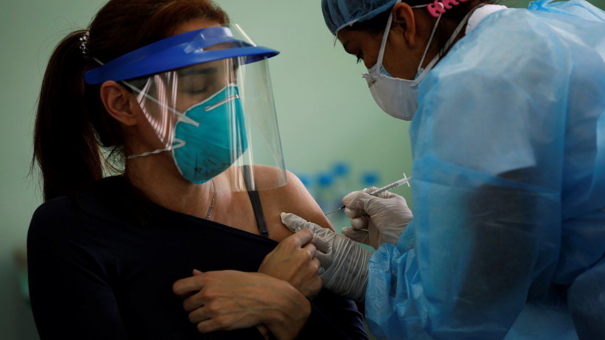 "Some 22 thousand officials do not have any vaccines," presidential spokesman