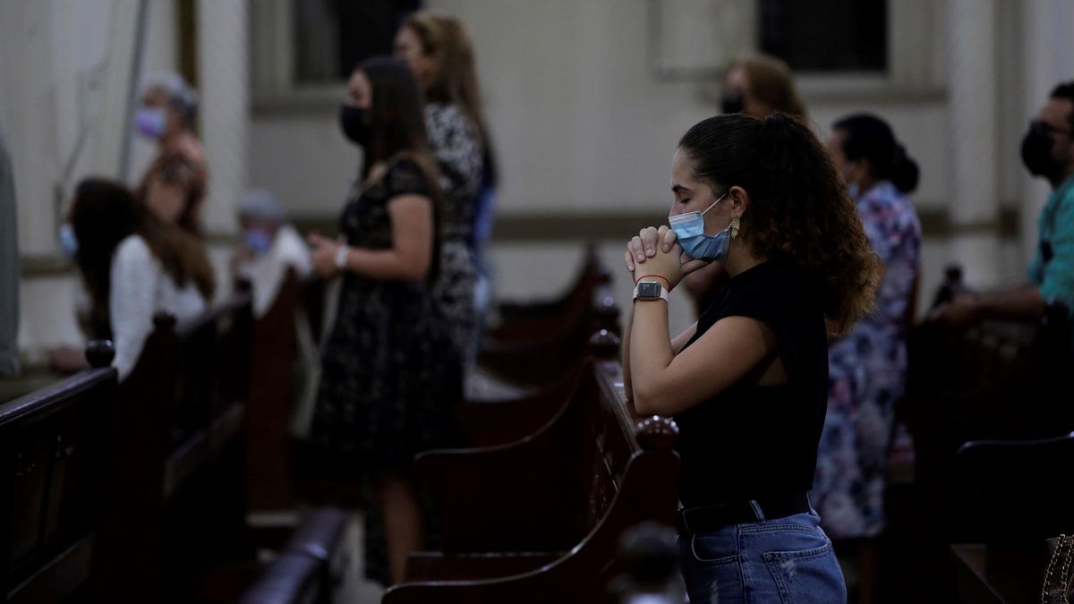 Decree promulgated that lifts curfew in several regions and increases capacity in churches